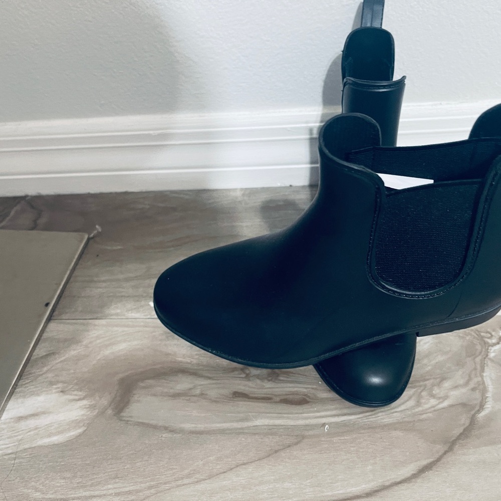 Boots size 7
